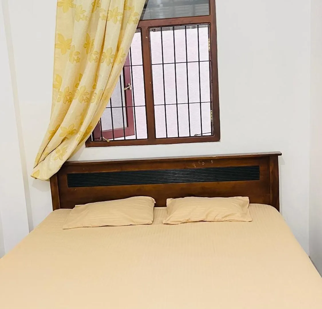 Ana Residence نيجومبو بيت للعطل